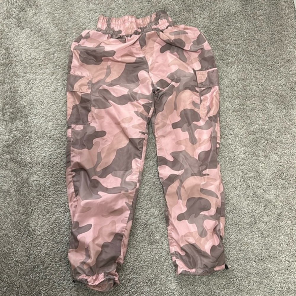 Almost famous Pink and Grey Camouflage Cargo Lightweight Pants Size Small